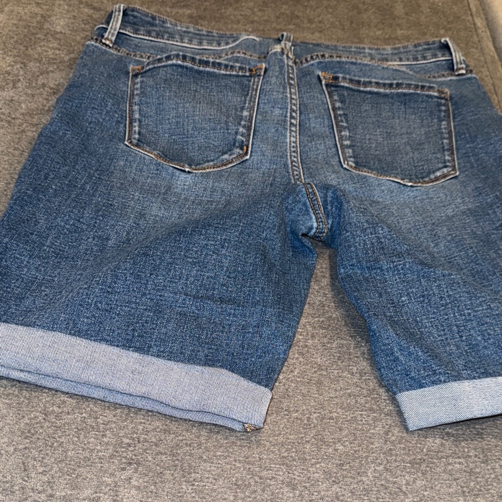 Old Navy- Women’s Blue Denim Cuffed Bermuda Shorts Size 8 - Picture 12 of 14